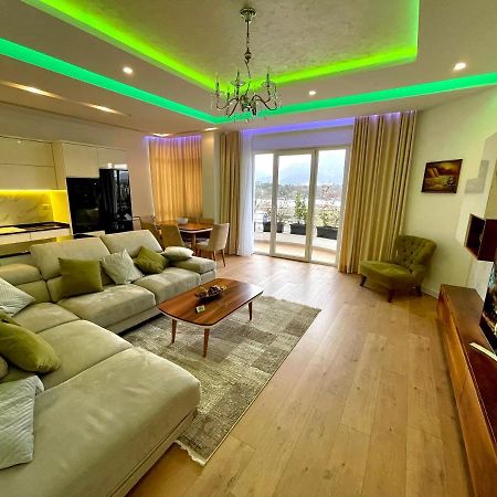 Queen'S Luxury Apartments Lake Тирана Екстер'єр фото