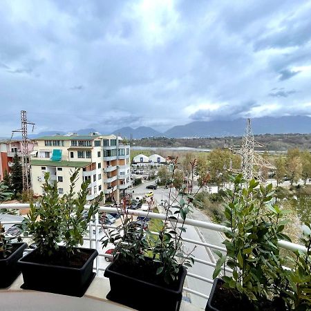 Queen'S Luxury Apartments Lake Тирана Екстер'єр фото