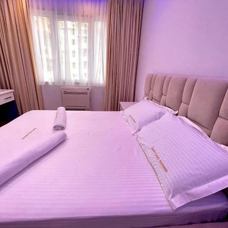 Queen'S Luxury Apartments Lake Тирана Екстер'єр фото
