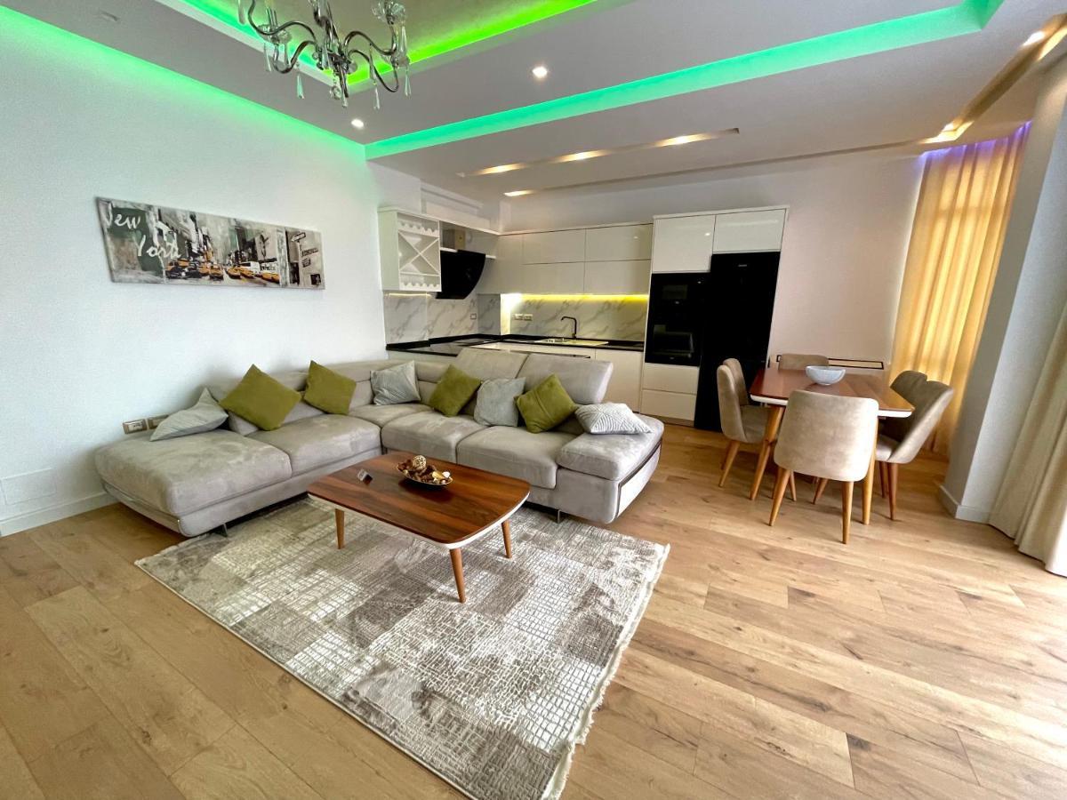 Queen'S Luxury Apartments Lake Тирана Екстер'єр фото