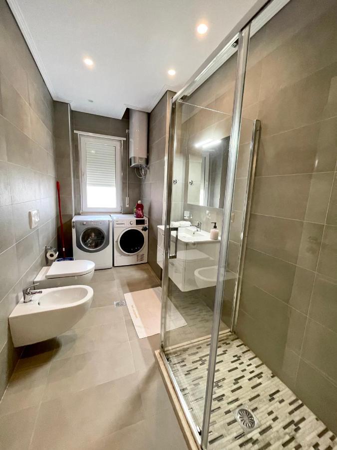 Queen'S Luxury Apartments Lake Тирана Екстер'єр фото