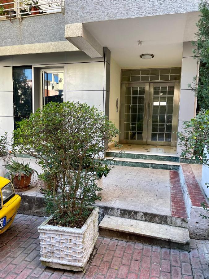 Queen'S Luxury Apartments Lake Тирана Екстер'єр фото